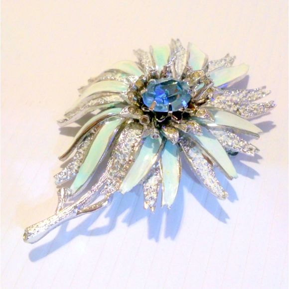 Vintage Francois Signed Silver Tone Icy Blue Enamel and Rhinestone Flower Brooch - Picture 6 of 6
